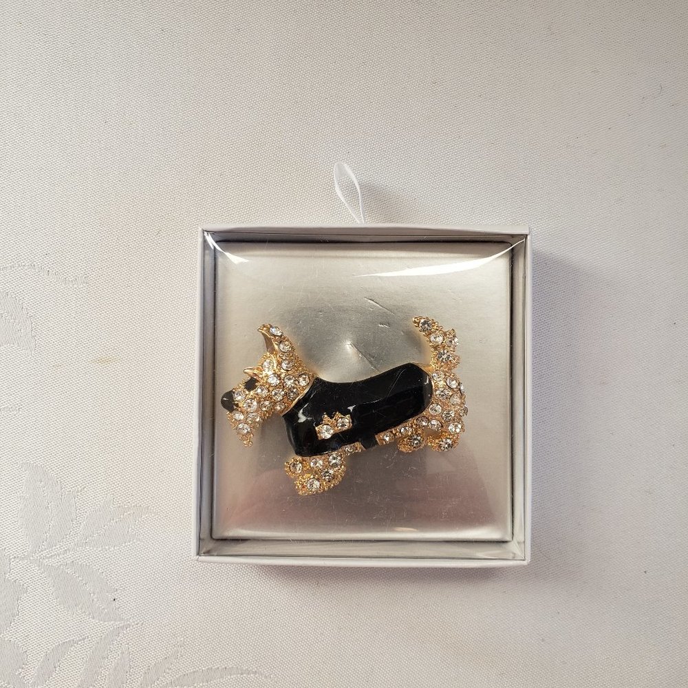 Scottie Dog Brooch.  Scottish Terrier.  Black enamel, diamond simulants on gold